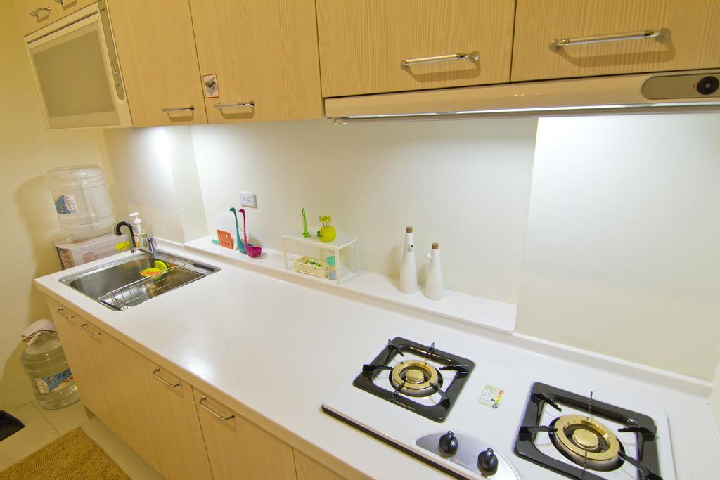 羅東木村電梯民宿: Cloud Comfort with Free Laundry & Starbucks Coffee Luodong Exterior photo