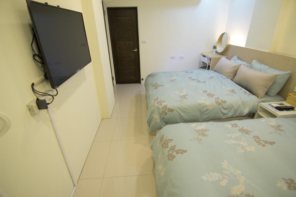 羅東木村電梯民宿: Cloud Comfort with Free Laundry & Starbucks Coffee Luodong Exterior photo