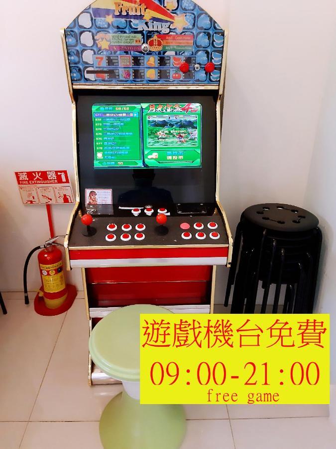 羅東木村電梯民宿: Cloud Comfort with Free Laundry & Starbucks Coffee Luodong Exterior photo